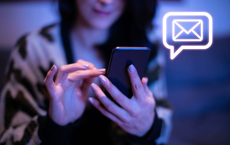 Away messages that are sent automatically